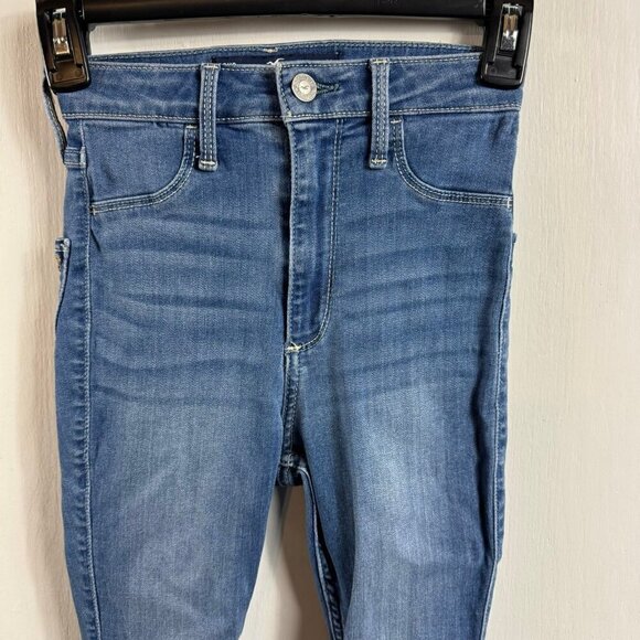 Hollister curvy ultra high rise jean leggings medium wash.  Sz 23x24 - Picture 2 of 7